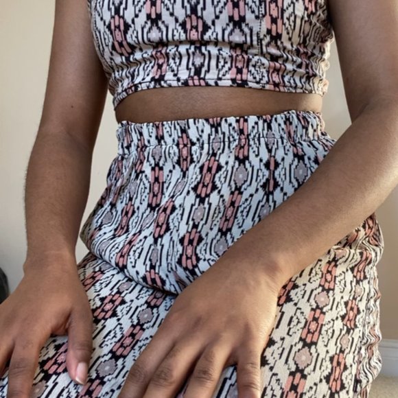 Brandy Melville 2 Piece Set - Picture 16 of 16